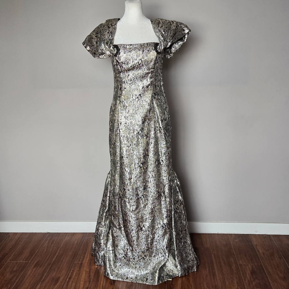 Victor Costa Metallic Silver Puff-Sleeve Maxi Gown - Picture 3 of 15
